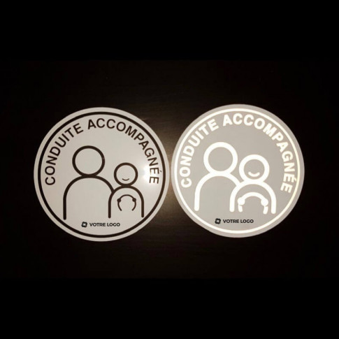 Reflektierende, individuell gestaltbare AAC-Scheibe zum Aufkleben