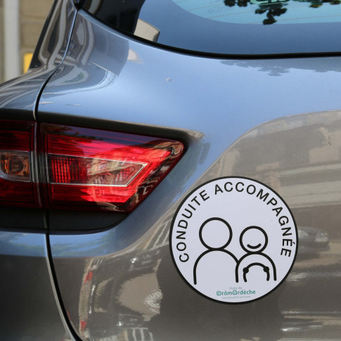 Personalisierte Magnetscheibe für begleitetes Fahren