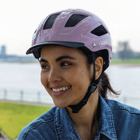 Fahrradhelm für Erwachsene mit LED Hyban 2.0 Abus