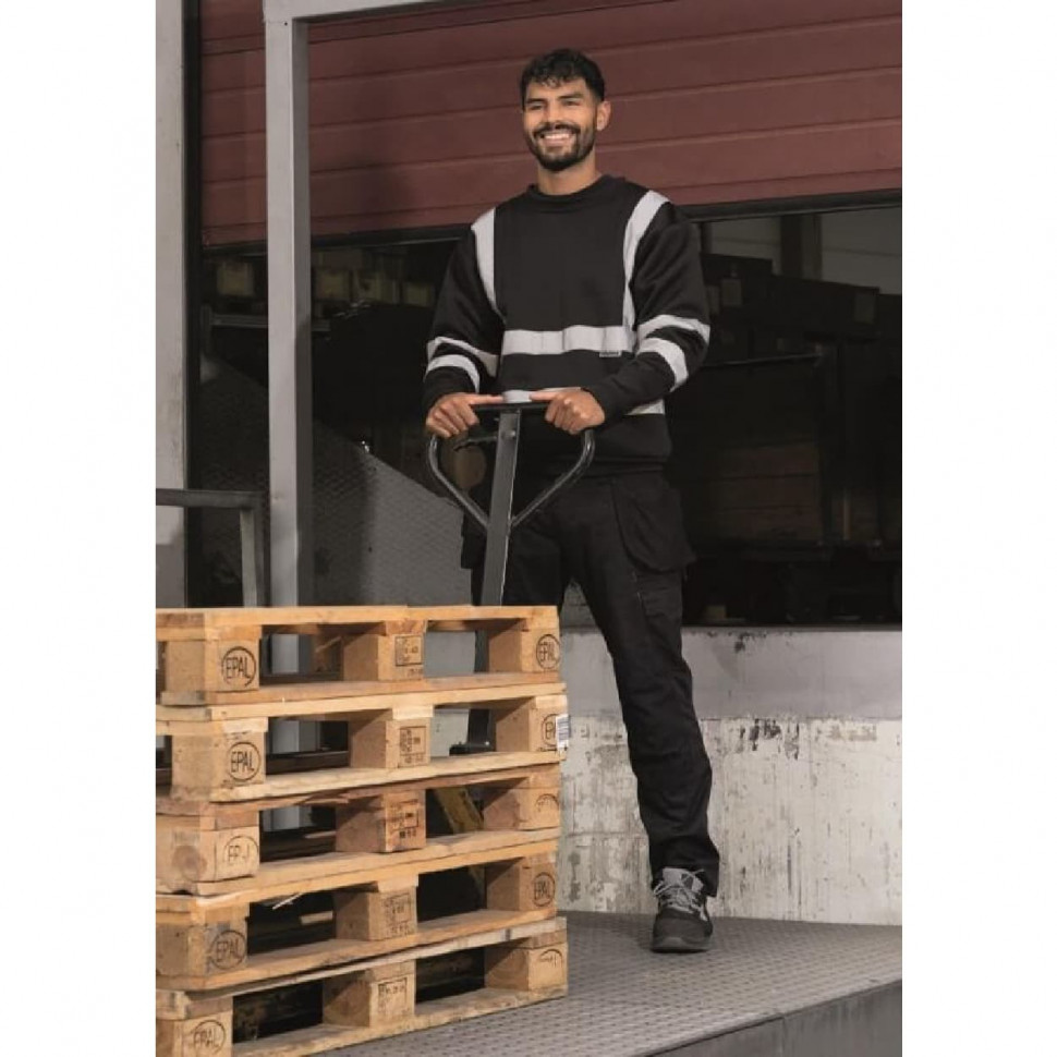 Pull au design réfléchi