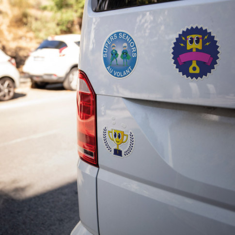 Selbstklebende Seniorenscheibe für Autos