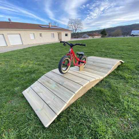 Doppelte Buckelpiste für Kinderparcours