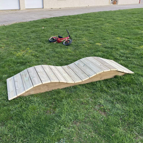 Doppelte Buckelpiste für Kinderparcours