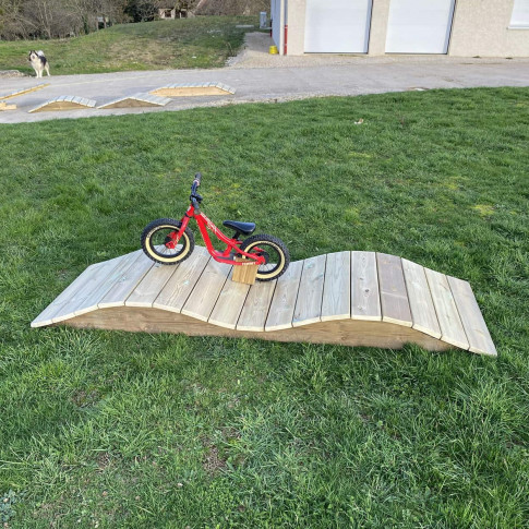 Doppelte Buckelpiste für Kinderparcours