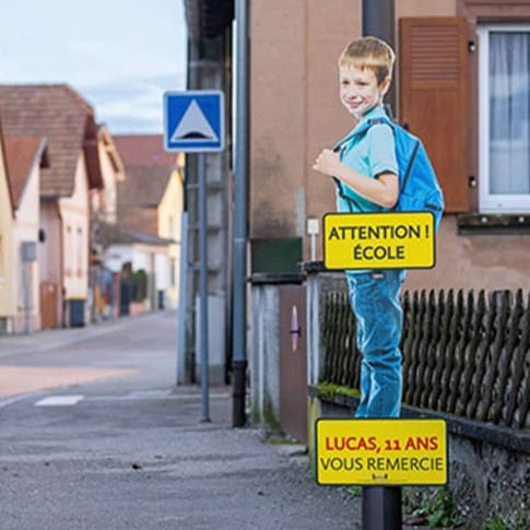 Panneaux de sensibilisation silhouettes enfants
