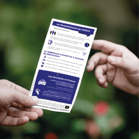 Flyer de sensibilisation - les risques liés au smartphone