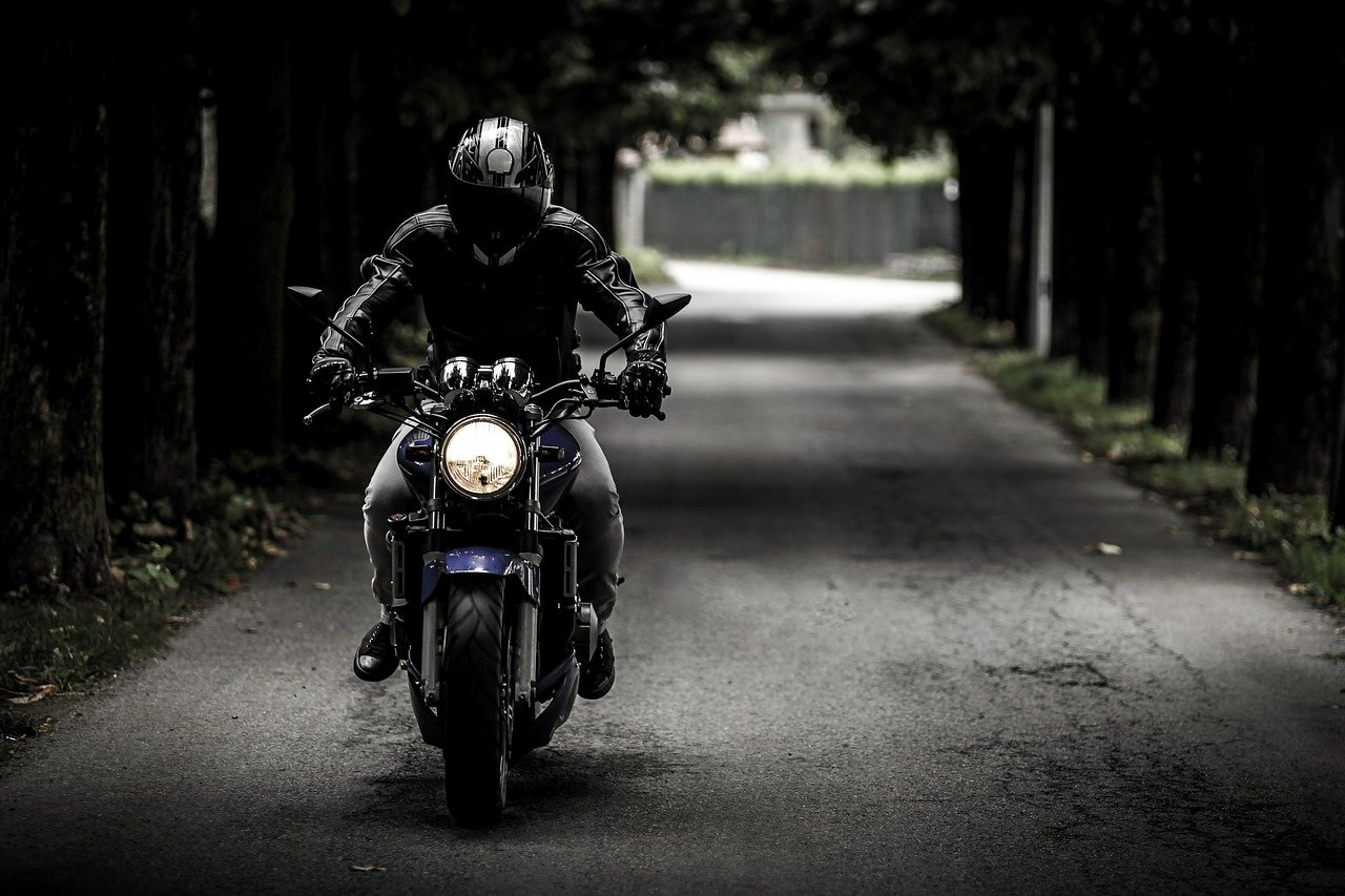 Les équipements obligatoires et conseillés à moto