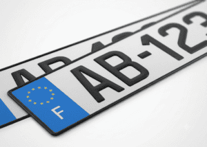 deux plaques d'immatriculation françaises