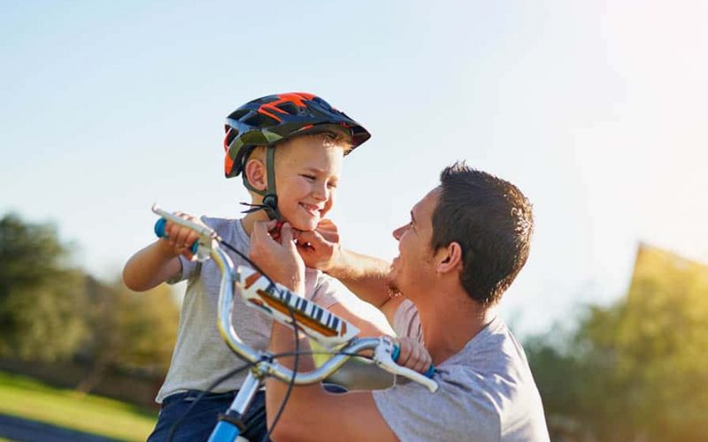 Comment bien choisir le casque de ski de son enfant ? - Les Petits